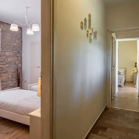 Anica Villa *